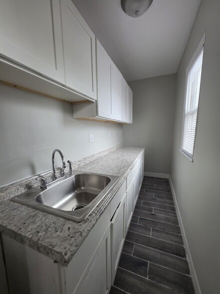 Building Photo - 357 Whalley Ave