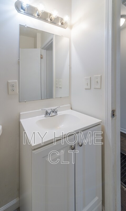 Building Photo - 1024 Houston St