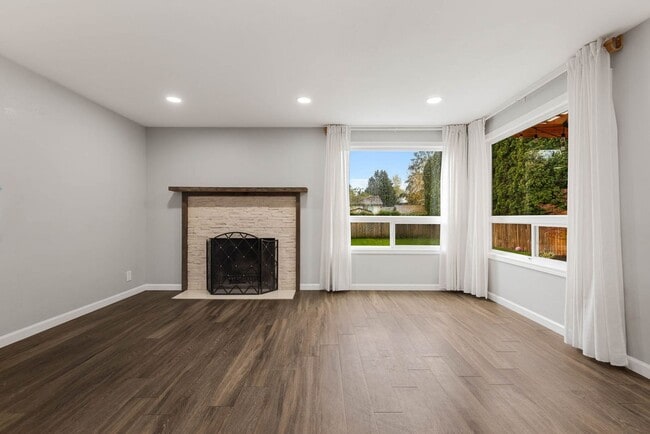 Building Photo - 923 N 100th St