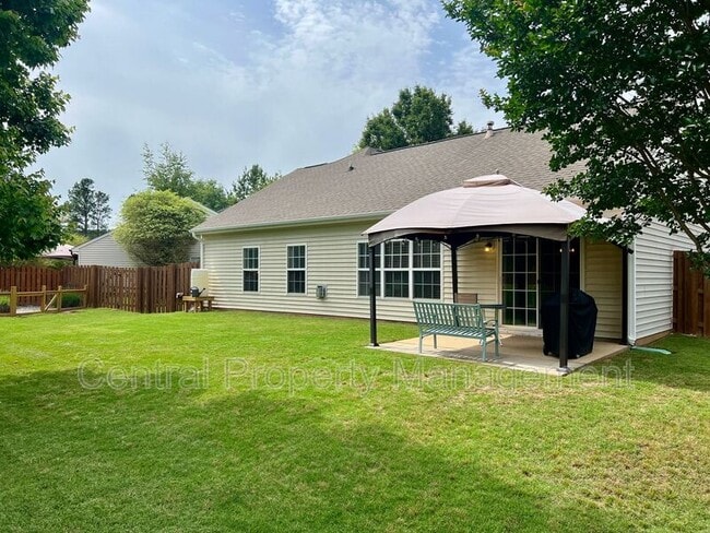 Building Photo - 952 Breezewood Ct