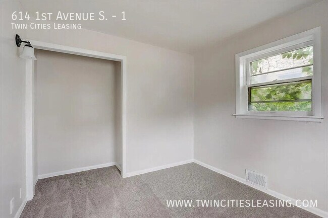 Building Photo - 614 1st Ave S