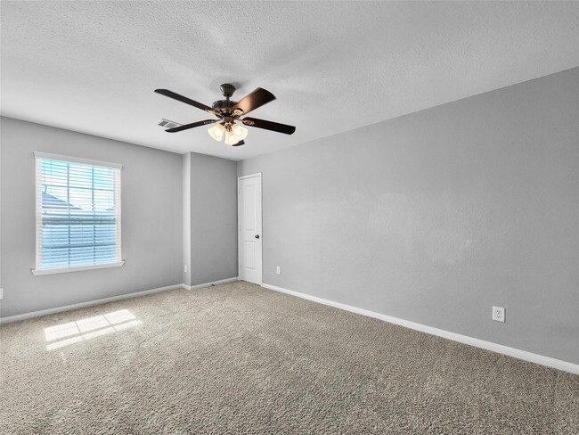 Building Photo - 10311 Urban Oak Trl