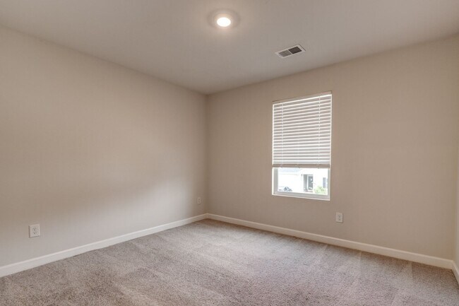 Building Photo - 123 Mainsail Wy