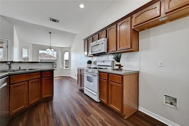 Building Photo - 317 McCoy Ln