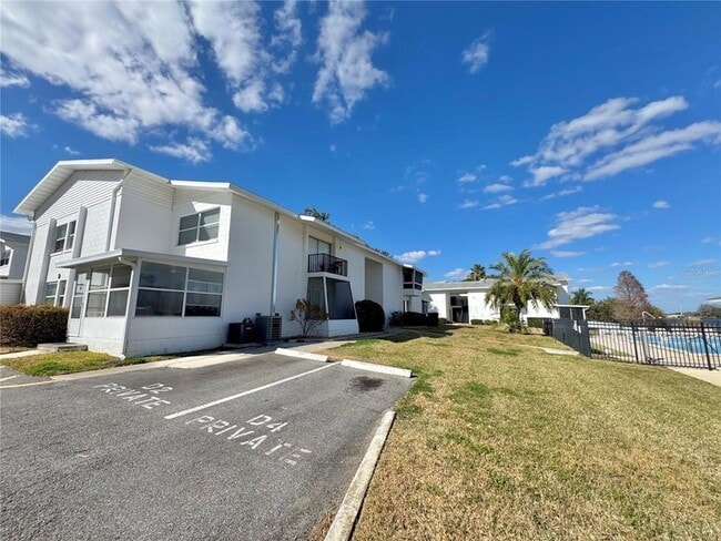 Building Photo - 1550 11th St NE