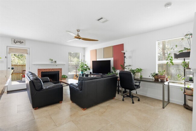 Building Photo - 151 Anise Tree Pl