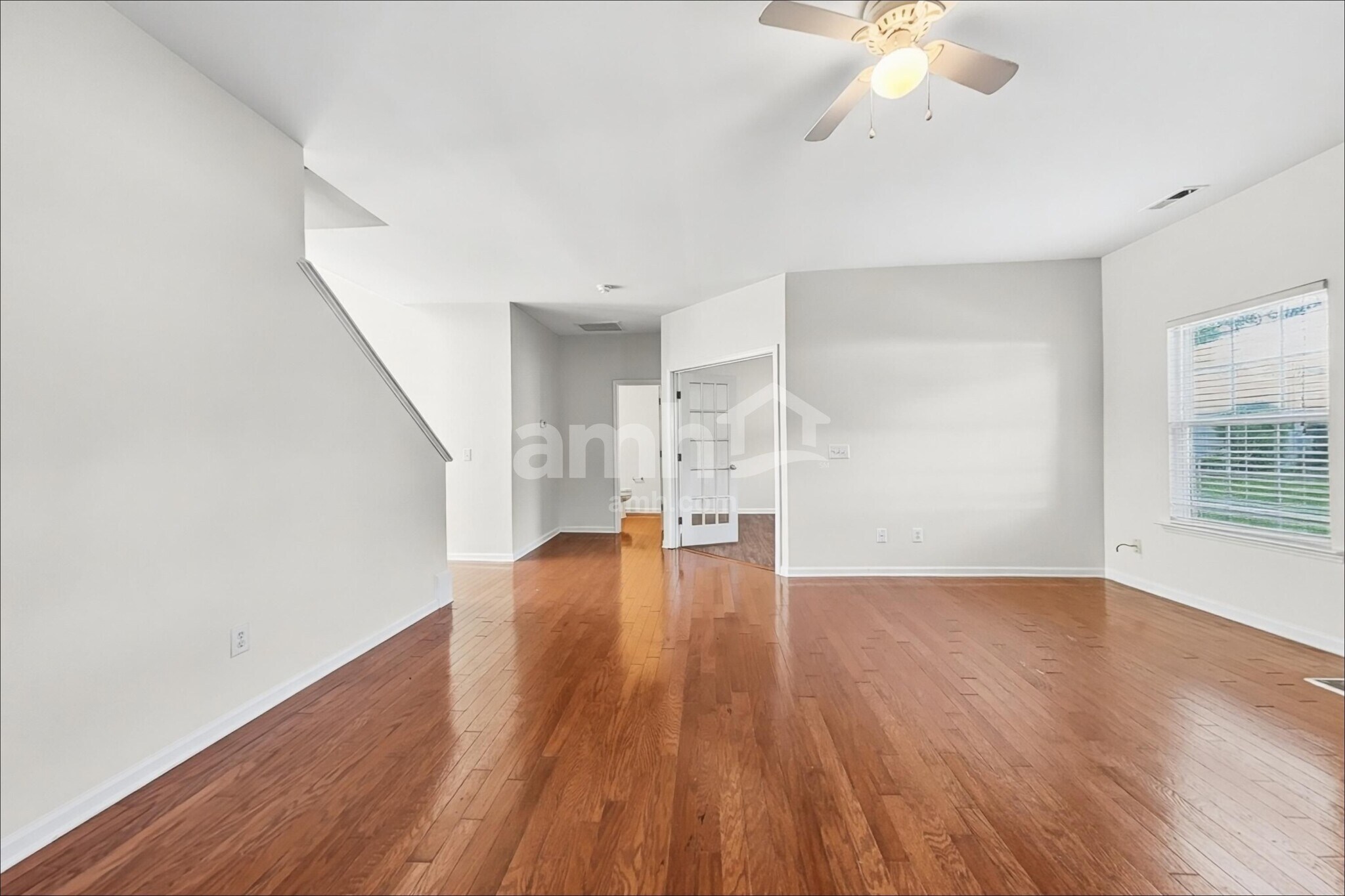 Building Photo - 1010 Golden Crest Dr