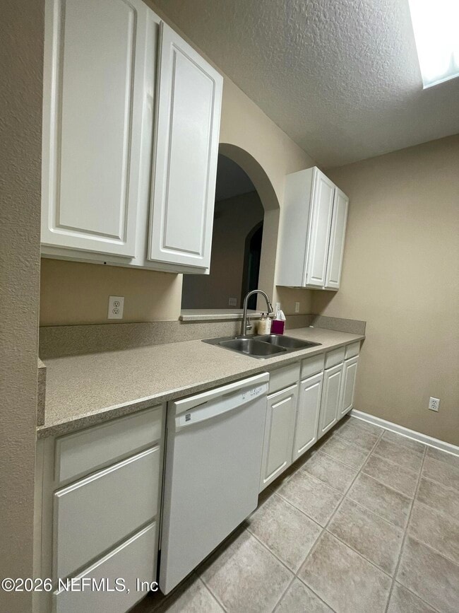 Building Photo - 7801 Point Meadows Dr