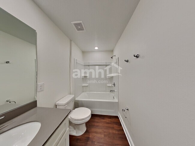 Building Photo - 27349 St Andrews Ave