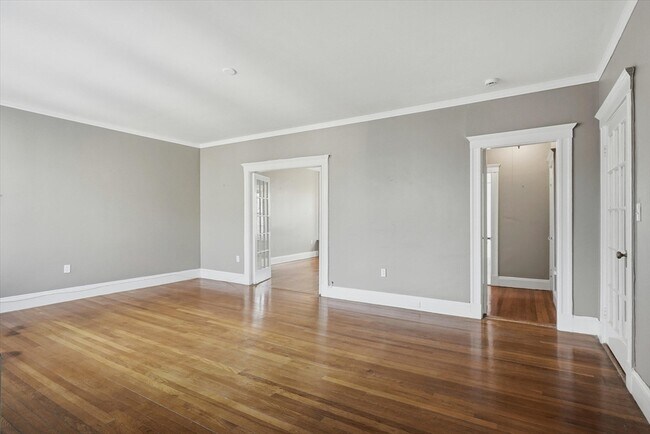 Building Photo - 70 Fenway