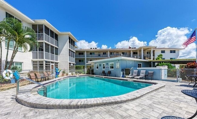 Building Photo - 708 S Tamiami Trl