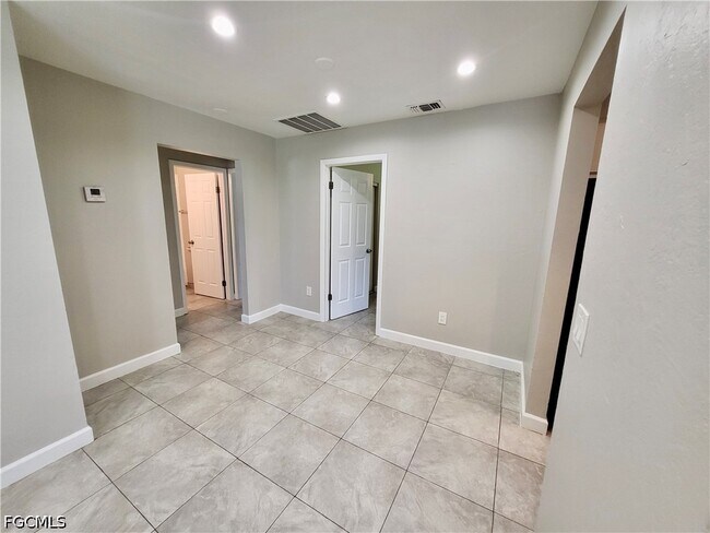 Building Photo - 4184 Pine Drop Ln