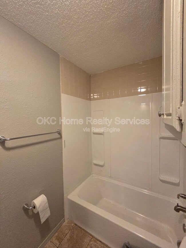 Building Photo - 6715 Lyrewood Ln
