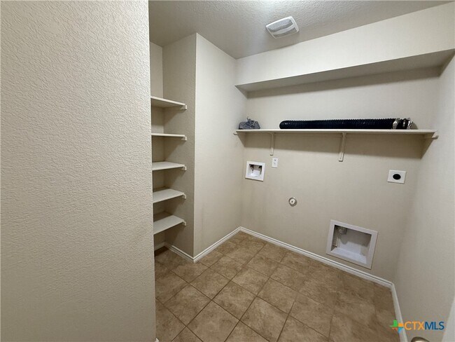 Building Photo - 1314 Briscoe Ct