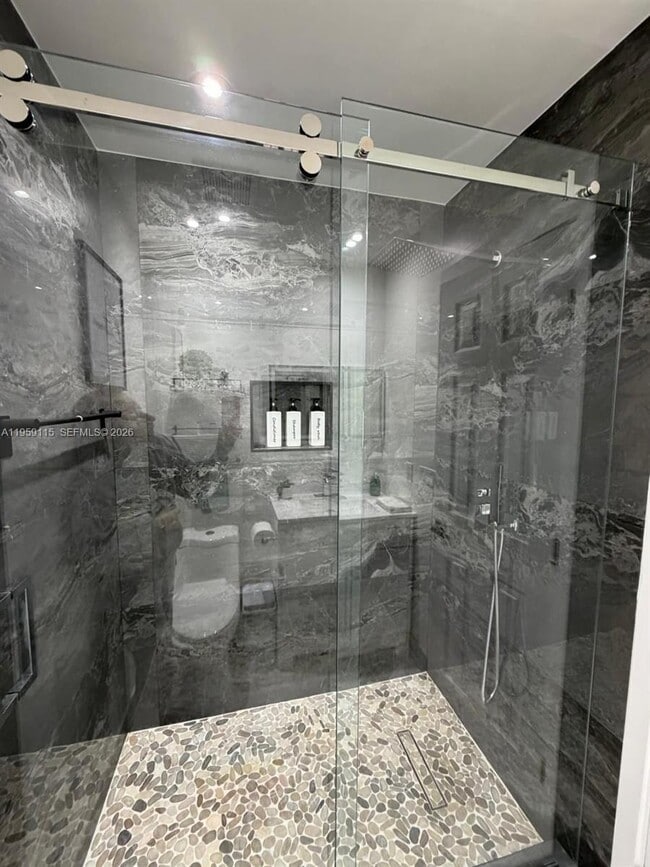 Building Photo - 920 Monticello Ave