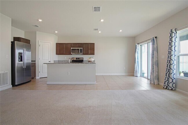 Building Photo - 1173 Lexington Ln