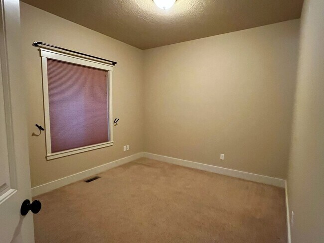 Building Photo - Beautiful 3 bed 2 bath home in The Preserv...