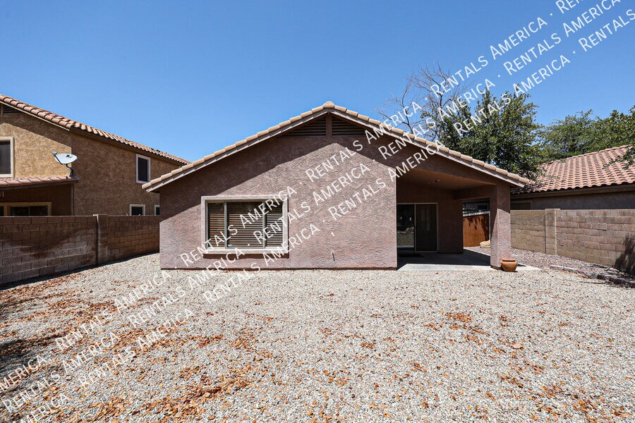 Building Photo - 7471 W Lone Cactus Dr