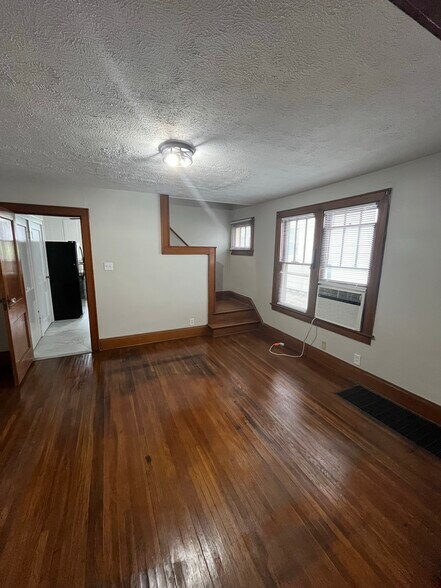 Building Photo - 178 W Weber Rd