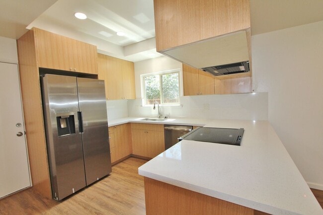 Building Photo - $3,990 - GORGEOUS FOUR BEDROOM HOME IN NOR...