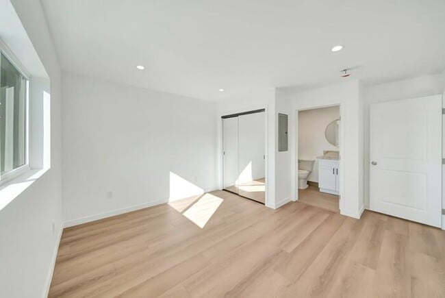 Building Photo - Move-In Ready Luxury: A Flawlessly Upgraded Sunland Retreat