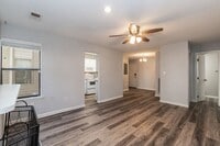 Building Photo - One Bedroom Condo With GREAT Location!