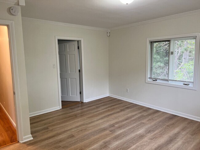 Building Photo - 17 Pheasant Dr