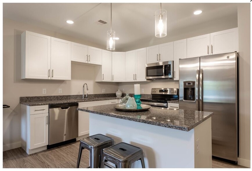 Kitchen - Trail Run Apartments