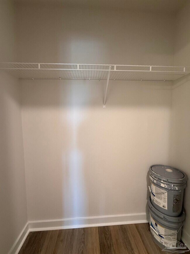 Building Photo - 111 Anhinga St