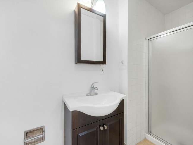 Building Photo - 12 Lincoln Pl