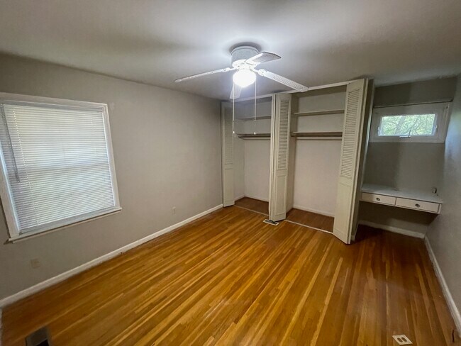Building Photo - 536 Edgecrest Cir