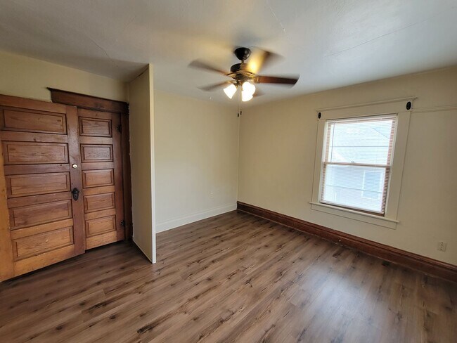 Building Photo - 604 W Seerley Blvd