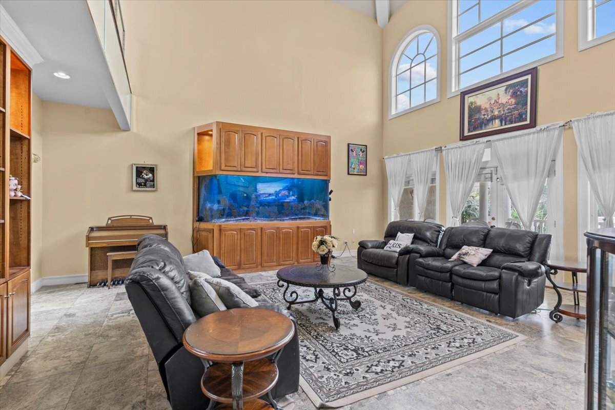 Building Photo - 200 Asphodel Dr