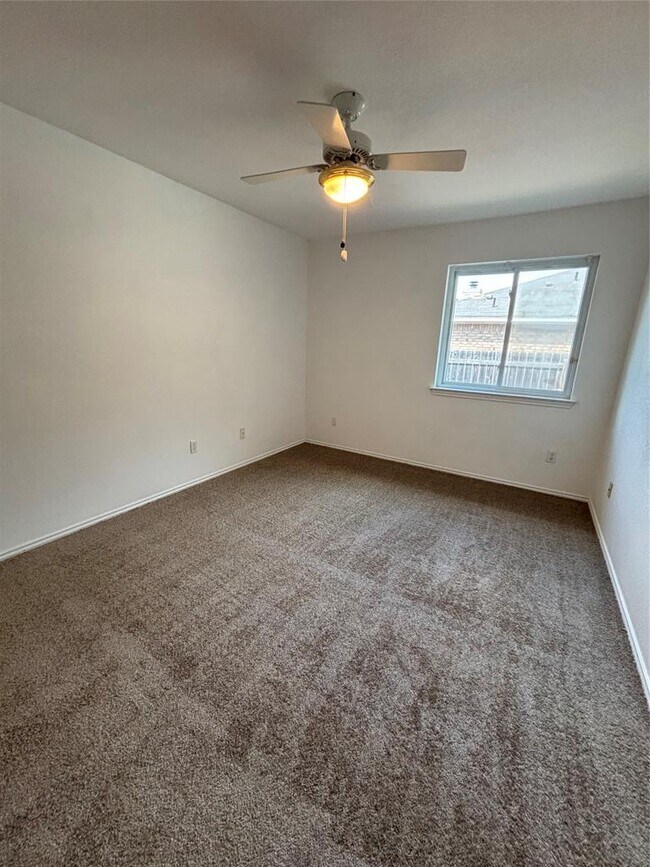 Building Photo - 1300 Leah Ln