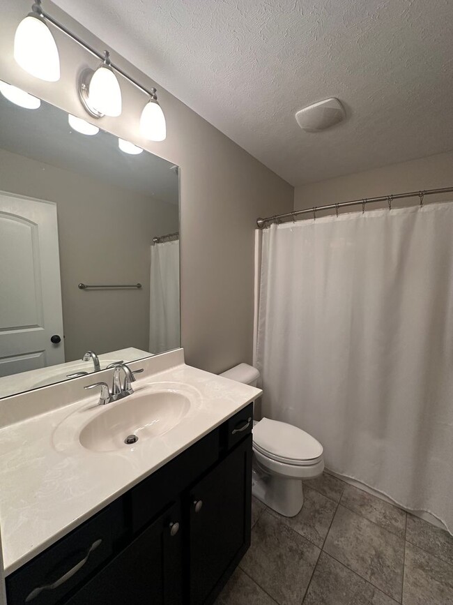 Building Photo - New Albany Townhome - 3BR/2.5BA w/Garage f...
