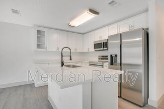 Building Photo - 1217 W 6th St