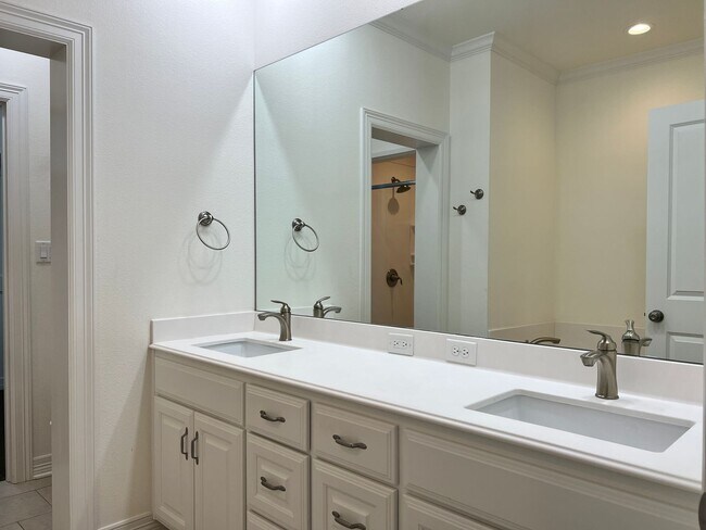 Building Photo - 2976 Elkton Trail