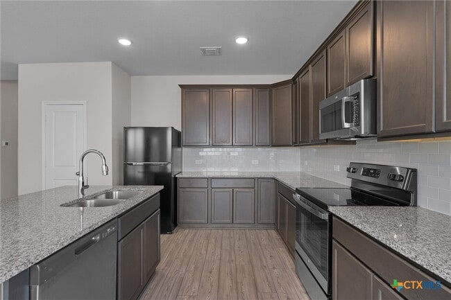 Building Photo - 1037 Shelby Dr