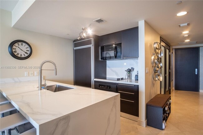 Building Photo - 1850 S Ocean Dr