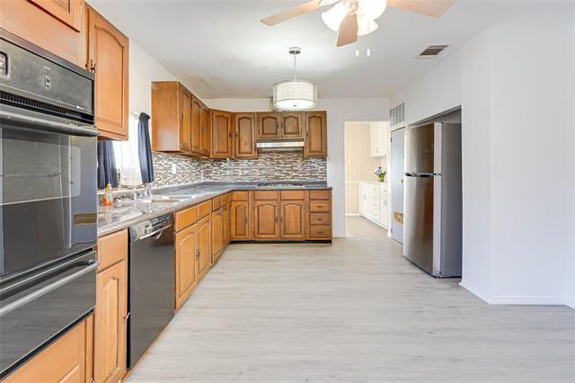 Building Photo - 7721 Mohawk Dr