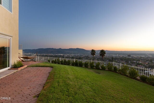 Building Photo - 1234 E Tujunga Ave