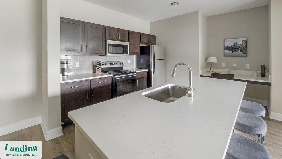 Building Photo - 195 N Creek Dr