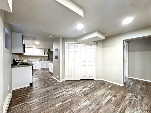 Building Photo - 806 Paradise Ln