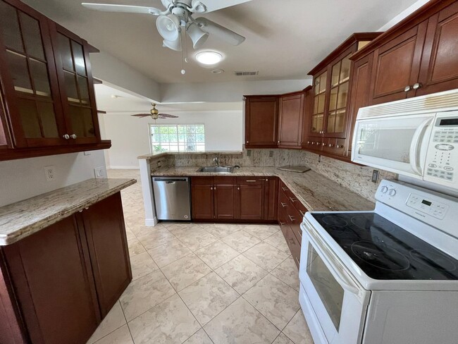 Building Photo - 9319 Southampton Pl