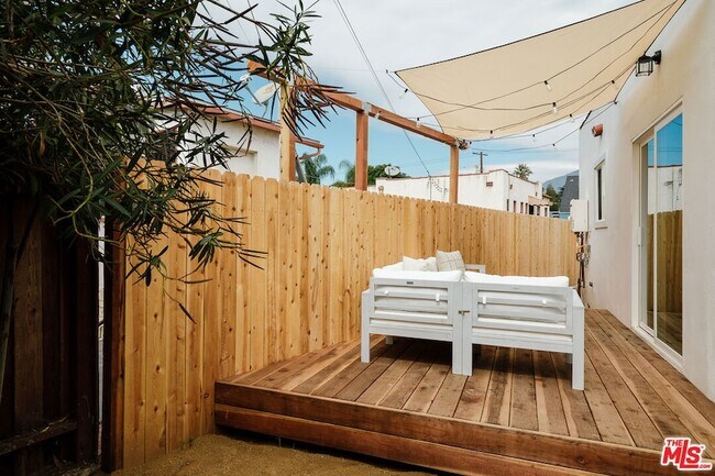 Building Photo - 784 Elmira St