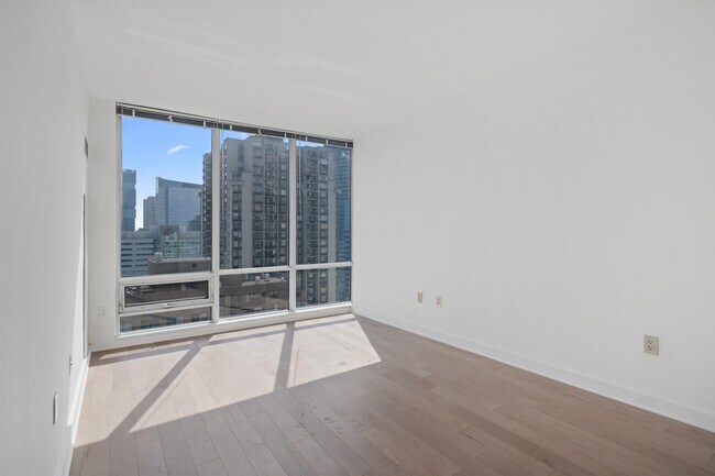 Building Photo - 20 Newport Pkwy