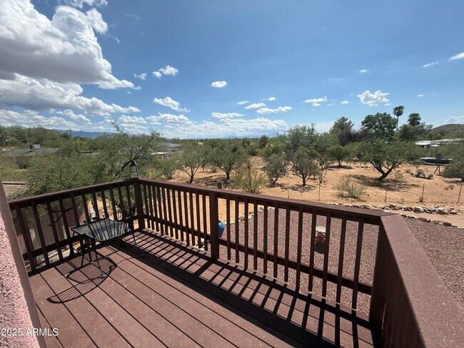 Building Photo - 5081 N Bear Canyon Rd