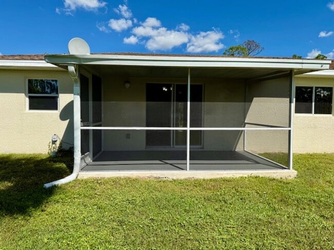 Building Photo - 18-Month Lease at $1,425 / 12-Month Lease ...