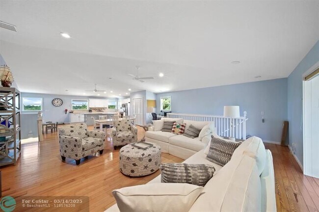 Building Photo - 4255 NE Sunset Dr