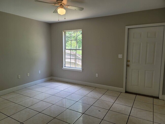 Building Photo - 3105 Sawtooth Dr